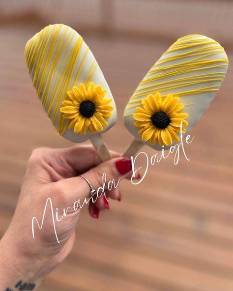 Popsicles Cake, Caramel Apples Homemade, Hocus Pocus Party, Champagne Birthday, Elephant First Birthday, Cake Pop Decorating, Sunflower Party, Sunflower Baby Showers, Sunflower Themed Wedding