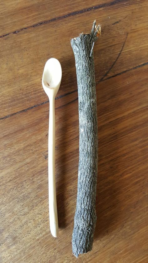 Spoon Carving Patterns, Wood Carved Spoons, Whittling Spoons, Wood Carving Ideas Beginner, Wood Carving Spoon, Wooden Spoon Carving, Hand Carved Wooden Spoons, Wood Spoon Carving, Whittling Projects