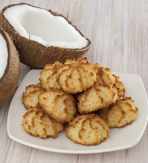 Guatemalan Cocadas Recipe: Coconut Cookies Guatemalan Desserts, Guatamalan Recipes, Guatemalan Recipes, Coconut Cookies Recipes, Coconut Candy, Coconut Desserts, Coconut Cookies, Coconut Macaroons, Bread Recipes Sweet