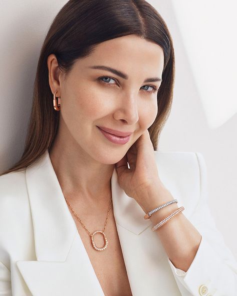 Nancy Ajram, Tiffany And Co Jewelry, Tiffany Necklace, Luxury Jewelry Brands, Traditional Diamond, Lock Necklace, International Jewelry, Diamond Jewelry Necklace, Arab Fashion