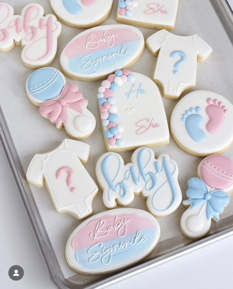 Twin Reveal, Gender Reveal Cakes, Baby Shower Guessing Game, Royal Cookies, Baby Reveal Cakes, Simple Gender Reveal, Cookies Decoration, Gender Reveal Baby Shower Themes, Gender Reveal Cookies