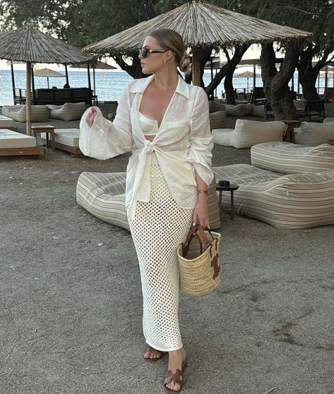 White Beach Party Outfit, Summer Beach House Aesthetic, All White Beach Party Outfit, All White Beach Party, Beach Outfits Women Vacation Resort Wear, White Beach Party, Long Crochet Skirt, Elegant Beach Outfit, Resort Vacation Outfits