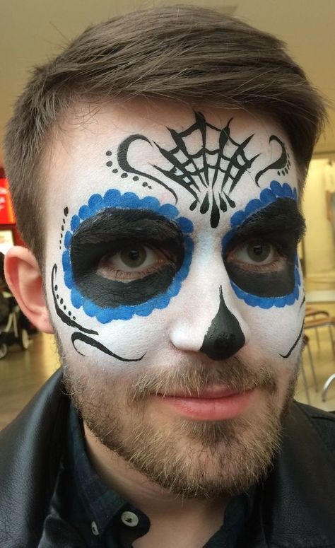 Day of the Dead Makeup for Dudes with Beards in 5 Ways Beard Halloween Makeup, Halloween Makeup Men Beard, Face Paint For Men, Beard Makeup, Halloween Beard, Sugar Skull Face Paint, Day Of The Dead Makeup, Maquillage Halloween Simple, Halloween Makeup Sugar Skull