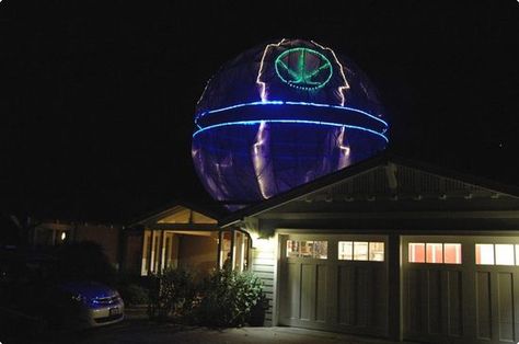 Star Wars Halloween Decorations, Star Wars Home, Homemade Lamps, Diy Star Wars, Halloween Outdoor Decoration, Star Wars Series, Diy Star, Metal Fab, Star Wars Halloween