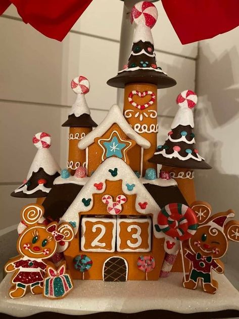 Gingerbread Classroom, Disney Gingerbread House, Disney Gingerbread, Disney Xmas, Popsicle Stick Christmas Crafts, Mistletoe And Wine, Dream Christmas, Holiday Decor Ideas, Disney Christmas Decorations