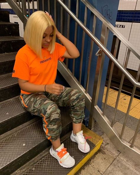 Orange Shirt Outfit, Jogging Style, Tomboy Outfits, Chill Outfits, Orange T Shirts, Orange Shirt, Cute Swag Outfits, Tomboy Fashion, Dope Outfits