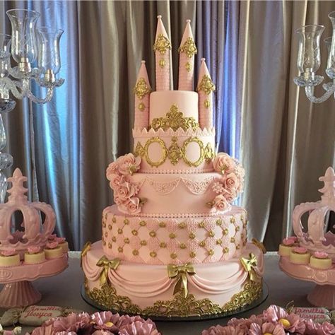 Royal pink gold princess cake Types Of Birthday Cakes, Sleeping Beauty Cake, Birthday Cale, Quince Cake, Rose Gold Wedding Decor, Minnie Mouse Birthday Party Decorations, Quinceanera Pink, Sweet Fifteen, Pink Quince