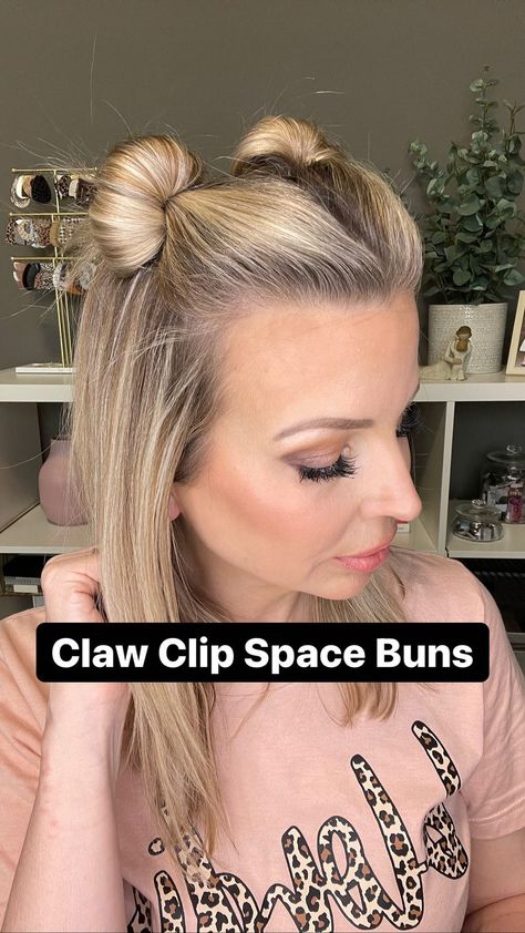 Pigtail Buns Half Up Half Down, Butterfly Clip Space Buns, Claw Clip Pigtails, Space Buns With Clips, Space Buns Tutorial Half Up, Space Buns Half Up Half Down Tutorial, Spacebuns Tutorial, Half Up Space Buns Short Hair, Mini Space Buns Half Up