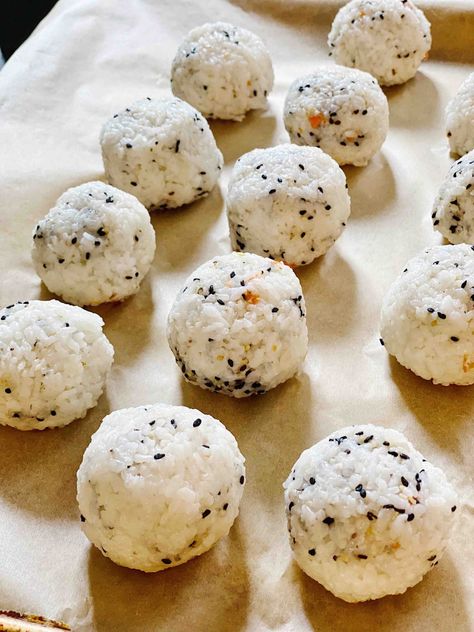 Chinese Rice Balls, Sushi Rice Balls Recipe, Asian Rice Balls, Sticky Rice Balls Recipe, Rice Balls Recipe Japanese, Sweet Rice Balls Recipe, Sticky Rice Balls, Rice Balls Recipe, Arancini Balls