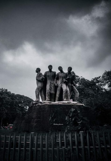 Famous Place At Dhaka Bangladesh Old Dhaka Photography, Dhaka University Aesthetic, Dhaka Aesthetic, Dhaka University, Dhaka City, Beach Background Images, Historical People, Dhaka Bangladesh, Beach Background