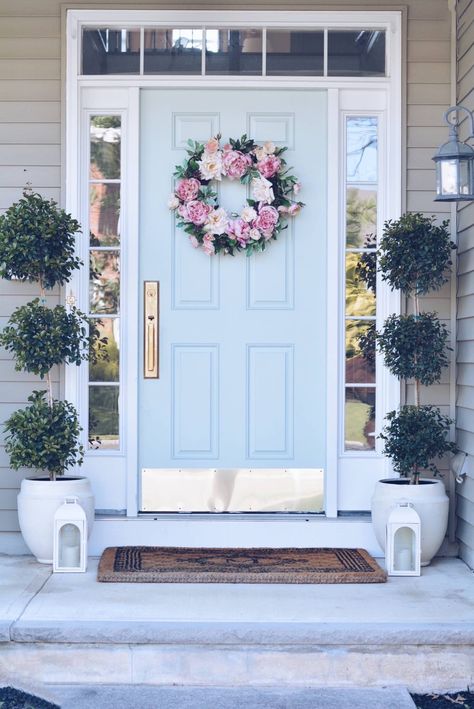 Summer Front Porch Ideas & Endless Summer Hydrangeas Porch Projects, Front Porch Seating, Front Porch Bench, Summer Front Porch Ideas, Veranda Design, Front Door Inspiration, Endless Summer Hydrangea, Porch Bench, Blue Front Door