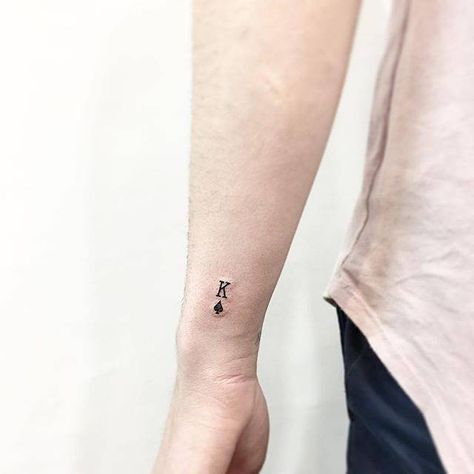 King of spades tattoo on the wrist. King Of Spades Tattoo, King Of Hearts Tattoo, Tattoo King, Poker Tattoo, Spades Tattoo, Ace Of Spades Tattoo, Playing Card Tattoos, Queen Of Hearts Tattoo, Small Cross Tattoos