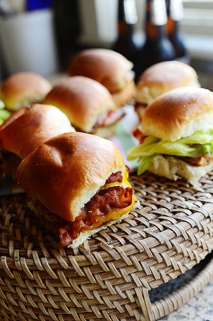 Grilled Chicken Bacon Sliders Chicken Bacon Sliders, Bacon Sliders, Party Sliders, Field Meals, Harvest Food, Chicken Cook, Chicken Sliders, Ree Drummond, Think Food