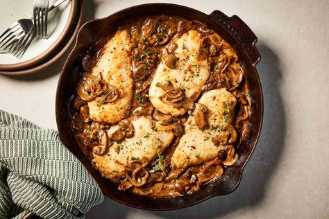 Creamy Balsamic Chicken & Mushroom Skillet Creamy Balsamic Chicken, Mushroom Skillet, Easy Breakfast Brunch, High Protein Dinner, Marsala Chicken Recipes, Chicken Skillet Recipes, Chicken Skillet, Chicken Mushroom, Lunch Appetizers