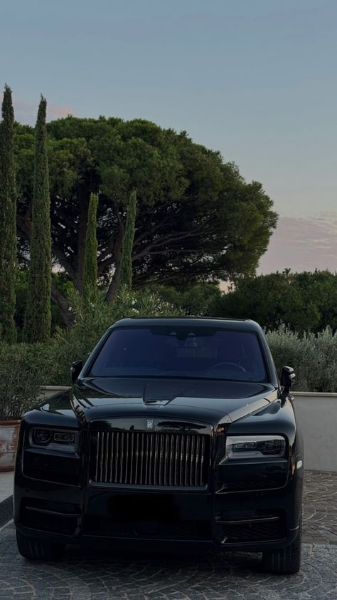 Rolls Royce Cullinan Wallpaper, Cullinan Wallpaper, Rolls Royce Cullinan, Billionaire Lifestyle, Lock Screen, Royce, Pin It, Rolls Royce, Luxury Cars