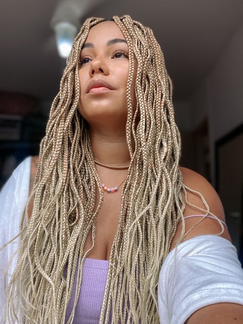 Blonde Box Braids Hairstyles, African Box Braids, Silver Hair Braids, Unnatural Hair Color, Hairstyles Trending, Braided Top Knots, Blonde Extensions, Blonde Box Braids, Blonde Braids