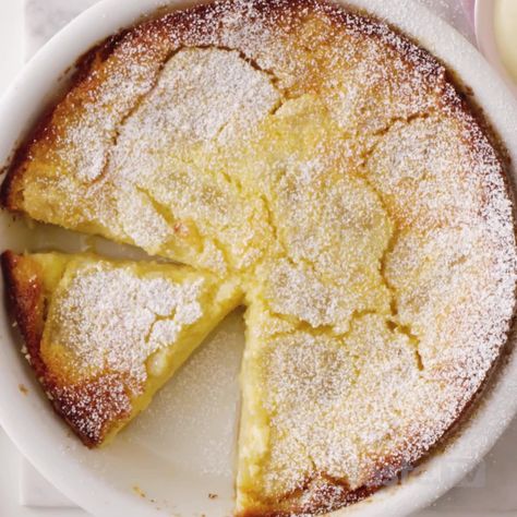 Custard Impossible Pie, Apple Custard Pie, Apple Custard, Impossible Pie, Custard Pudding, Fairy Bread, Custard Desserts, Canned Apples, Bisquick Recipes