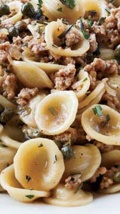 Pasta With Meat, White Wine Recipes, Cooking With White Wine, Veal Recipes, Grilled Halloumi, Best Pasta Recipes, Pasta Ingredients, Ravioli, Other Recipes