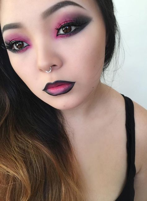 Pink Gothic Makeup Looks, Black And Hot Pink Makeup, Black And Pink Lips, Black Ombré Lip, Black And Pink Goth Makeup, Pink And Black Lipstick, Black Pink Lipstick, Black And Pink Lipstick, Gothic Barbie Makeup