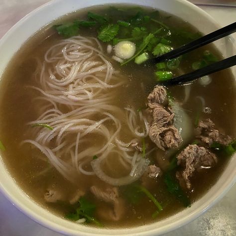 Pho Recipe, Order Food Online, Food Goals, Order Food, Spring Rolls, Online Food, Cafe Food, Food Delivery, Pretty Food