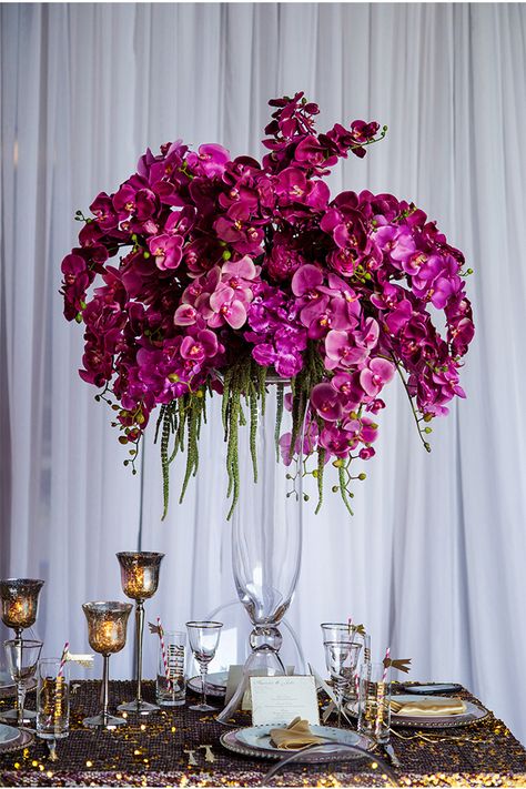 Hot Pink Wedding Colors, Quincenera Dresses, Pink Wedding Colors, Orchid Centerpieces, Vase Gold, Hot Pink Weddings, Orchid Wedding, Orchid Arrangements, Tall Centerpieces