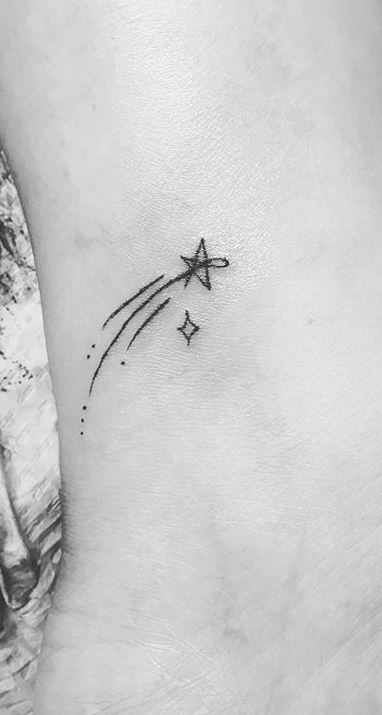 Shoot Star Tattoo, Cool Star Tattoos, Star Tattoo Designs For Women, Two Stars Tattoo, Shooting Stars Tattoo, Mini Star Tattoo, Shooting Star Tattoo Designs, Star Tattoo Small, Star Tattoos Ideas