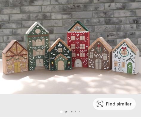 House Ornaments Christmas, Wooden House Ornaments, Wood Block Christmas Village, Wooden Village Houses, Christmas Town Diy, Painted Wood Houses Craft, Wooden House Christmas Decorations, Christmas Village Craft, Christmas Wood Houses