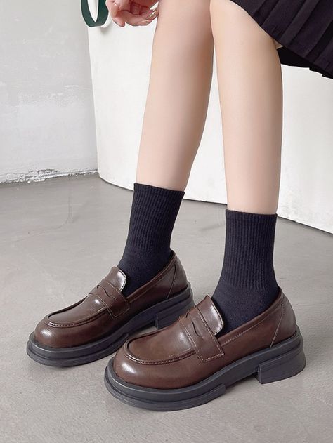 Brown Preppy Collar   Plain Loafers Embellished   Women Shoes Brown School Shoes, Sepatu Loafers, Vintage Shoes Women, Loafers Outfit, Loafers Women, Women Loafers, Brown Loafers, Slip On Flats, Cosplay Shoes