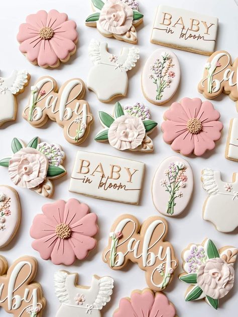 Baby In Bloom Dessert Table Ideas, Wild Flower Baby Shower Ideas Decoration, Baby In Bloom Food Ideas, Flower Baby Shower Cookies, Mauve Baby Shower Ideas, Pink And Green Baby Shower Ideas, Baby In Bloom Shower Ideas, Baby Girl Shower Cookies, Baby In Bloom Cookies