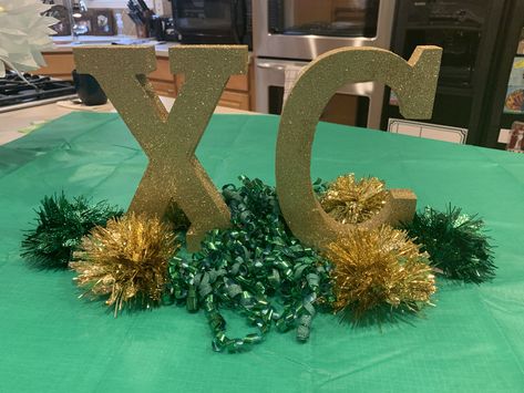 Cross Country Table Centerpieces, Athletic Banquet Table Decorations, Cross Country Parade Float Ideas, Cross Country Decorations For Banquet, Sports Banquet Centerpieces Cross Country, Cross Country End Of Season Party, Cross Country Graduation Party Ideas, Cross Country Party Decorations, Cross Country Centerpieces