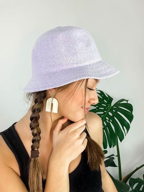 ummer is here and hats are an absoulte must!👒 Hat | Hat Inspo | Hat Inspiration | Buckethat | Cap | Cuddledown | Summer Hat | Beach Hat | Hat Outfit | Hat Ouftit Inspo | Summer Style 📸: Flutter Hat Inspiration, Summer Hats Beach, Hat Outfit, Summer Hat, Outfits With Hats, Beach Hat, Summer Hats, Summer Style, Bucket Hat