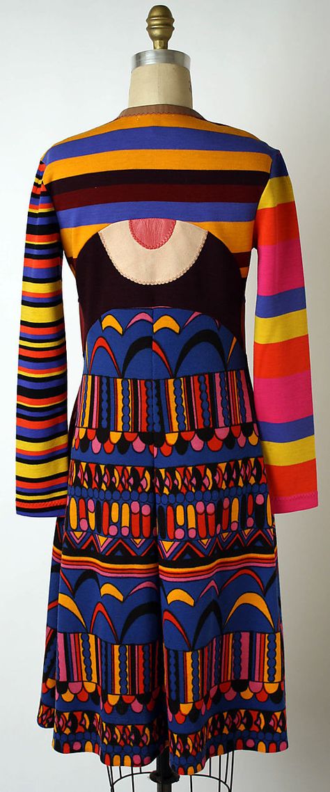 Stephen Burrows | Vintage Psychedelic Dress | American | The Metropolitan Museum of Art / op art fashion 1960s Stephen Burrows, Vintage Fashion 1960s, 60s 70s Fashion, Art Optical, Sleeves Women, Fashion 1960s, Mod Vintage, Optical Art, Stylish Wardrobe