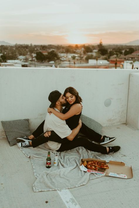 Date Pizza, Rooftop Date, Pizza Couples, Rooftop Photoshoot, Yuma Arizona, Valentine Photo Shoot, Home Photo Shoots, Personal Branding Photoshoot, Family Picture Outfits