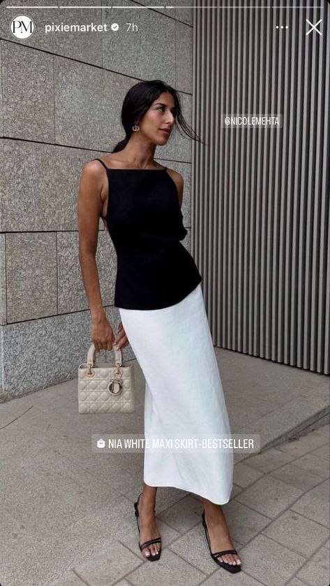 2023 Midi Skirt, Midi Skirt Outfit Summer, Sommar Outfit, Midi Skirt Outfits Summer, Classy Tips, Modest Woman, Skirt Outfit Summer, Modest Casual Outfits, Elegant Outfit Classy