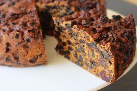 3 Ingredient Fruit Cake, 3 Ingredient Fruit Cake Recipe, Boiled Fruit Cake, Fruit Cake Recipe, Three Ingredient Recipes, Cake Light, Fruit Cake Christmas, Fruit Cakes, 3 Ingredient Recipes