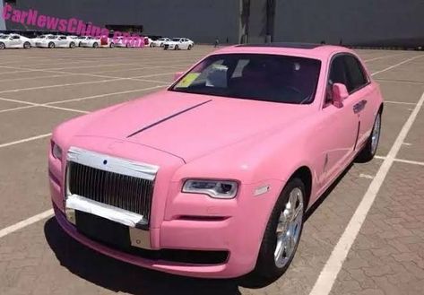 Ohh My God Pink Rolls Royce#rollsroyce pink rolls royce phantom rolls royce pink color passion pink #rollsroyce #pinkcar #pinkrollsroyce Pink Rolls Royce, Phantom Rolls Royce, Phantom Car, Pink Car Accessories, Luxury Cars Rolls Royce, Pimped Out Cars, Exclusive Cars, Rolls Royce Phantom, Car Aesthetic