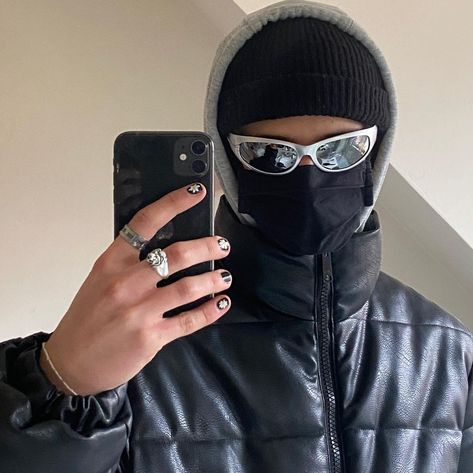 Sporty Sunglasses, Streetwear Fits, Archive Fashion, Mens Outfit Inspiration, Foto Ideas Instagram, Cool Fits, Insta Photo Ideas, Mens Glasses, Mens Streetwear