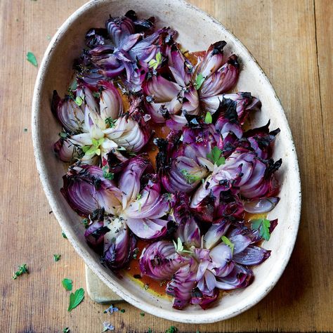 Roasted Red Onion, Onion Flowers, Onion Flower, Onion Recipes, Flower Food, Food Presentation, Beautiful Food, Vegetable Dishes, Pretty Food