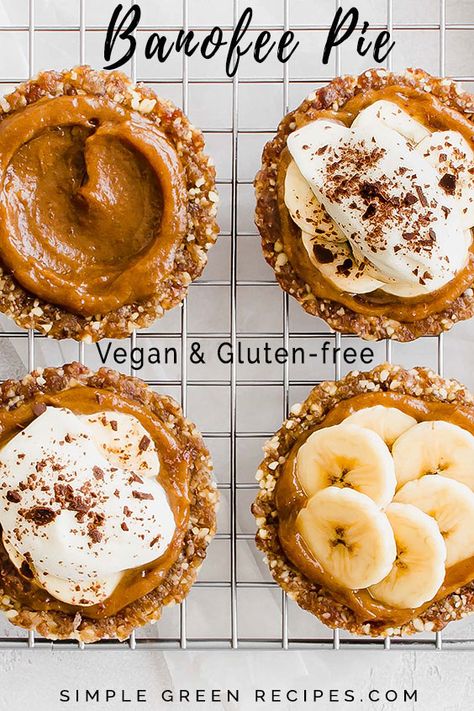 Raw Banoffee Pie, Vegan Banoffee Pie Recipe, Healthy Banoffee Pie, Raw Desserts Healthy, Vegan Banoffee, Easy Banoffee Pie, Vegan Banoffee Pie, Raw Deserts, Banoffee Pie Recipe