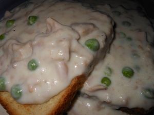 Creamed Tuna On Toast, Tuna On Toast, Creamed Tuna, Tuna Fish Recipes, Instant Pots, Canned Tuna Recipes, Creamed Peas, Tuna Recipes, Crockpot Dishes