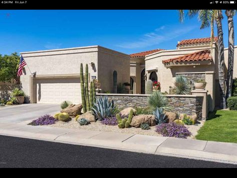 Front Yard With Retaining Wall, Cactus Front Yard Landscaping, Desert Yard Landscaping, Arizona Front Yard Landscaping, Front Yard Desert Landscaping Ideas, Desert Landscaping Front Yard, Arizona Landscape Design, Fence Edging Ideas, Front Garden Landscaping