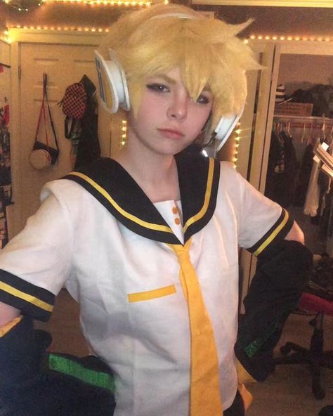 LEN KAGAMINE PHOTOS‼️‼️‼️ 🍌🍌🍌🍌🍌🍌🍌🍌🍌🍌🍌🍌 I finnaly restyled his wig and I think it looks A LOT better than the last one. Also I <3 JOOST • • • #len #lenkagamine #lenkagaminecosplay #lenkagaminecosplayer #lenkagaminevocaloid #cosplay #cosplayer #voacloid #vocaloidcosplay #miku #kagamine #kagaminelen #_raccoon_cos_ #joost #voacloidlen Kagamine Len Cosplay, Len Cosplay, Vocaloid Cosplay, Cosplay Outfits, Last One, Costume Ideas, Vocaloid, Halloween Costume, Halloween Costumes