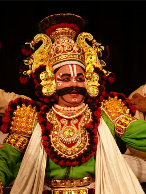 yakshagana Indian Traditional Dance, Dance Forms Of India, South Indian Culture, Indian Classical Dancer, Dance Of India, Old Man Portrait, Dance Forms, Wedding Background Images, Dancer Dress