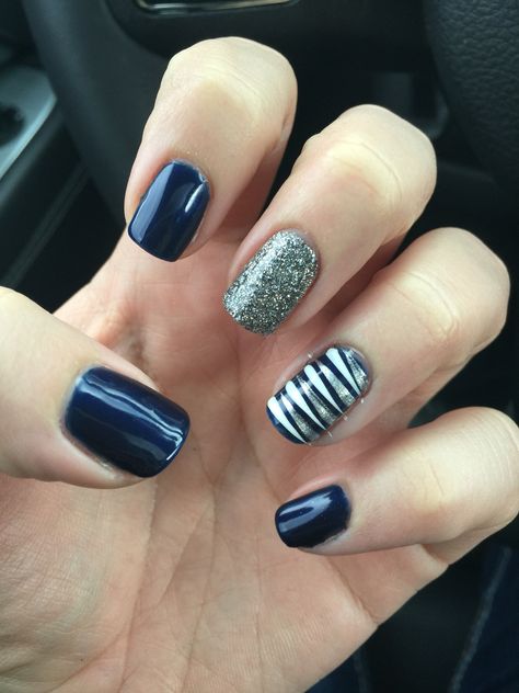 Nails Navy Blue, Navy Blue Nail Designs, Nails Navy, Neutral Nail Art Designs, Neutral Nail Art, Nautical Nails, Blue Nail Art Designs, Navy Nails, Navy Blue Nails