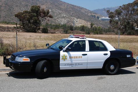 Us Police Car, La County Sheriff, Sheriff Department, Victoria Police, Ford Police, Tv Cars, Los Angeles Police Department, Police Car, Police Station