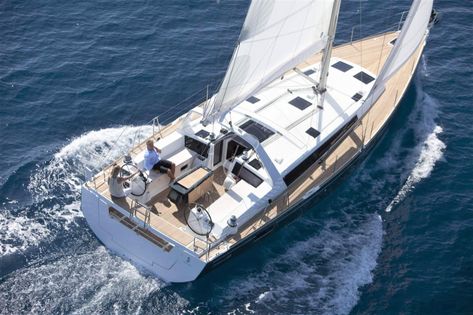 Beneteau Oceanis, Learning To Live Again, Sailing Holidays, Colored Sand, Deck Plans, Defender 90, Yacht For Sale, Yacht Charter, Sailing Yacht