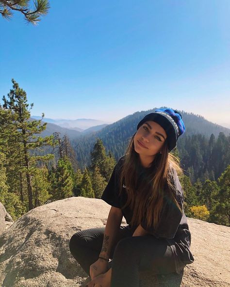 Andrea Russet, Andrea Russett, Personality Tests, Infp T, Personality Test, La Girl, Instagram Models, Infp, My Mind