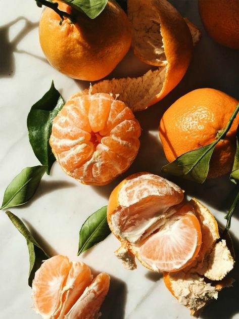 Fruit Photography, Orange Aesthetic, Trik Fotografi, White Table, Aesthetic Food, Food Styling, Food Photo, Green Leaves, Food Photography