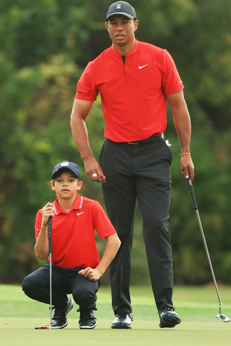 Tiger Woods Gives Son Charlie, 11, Big Hug After Showing Off Twinning Swings in First Tournament Together Tiger Woods Outfit, Tiger Woods Aesthetic, Golf Shoot, Famous Golfers, Mens Golf Fashion, Golf Tiger Woods, Woods Design, Tiger Wood, British Style Men