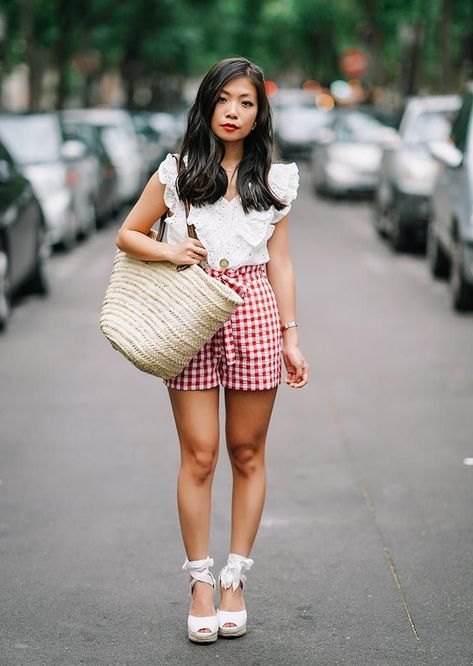 30 Days of Summer Outfits for Short Ladies - PureWow Outfit For Short Girl, Outfits For Short Girls, Espadrilles Outfits, Outfits For Short Women, 30 Outfits, Petite Fashion Tips, Perfect Summer Outfit, Gingham Shorts, Short Women